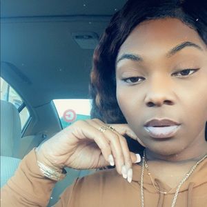 Meet your Posher, Whitney